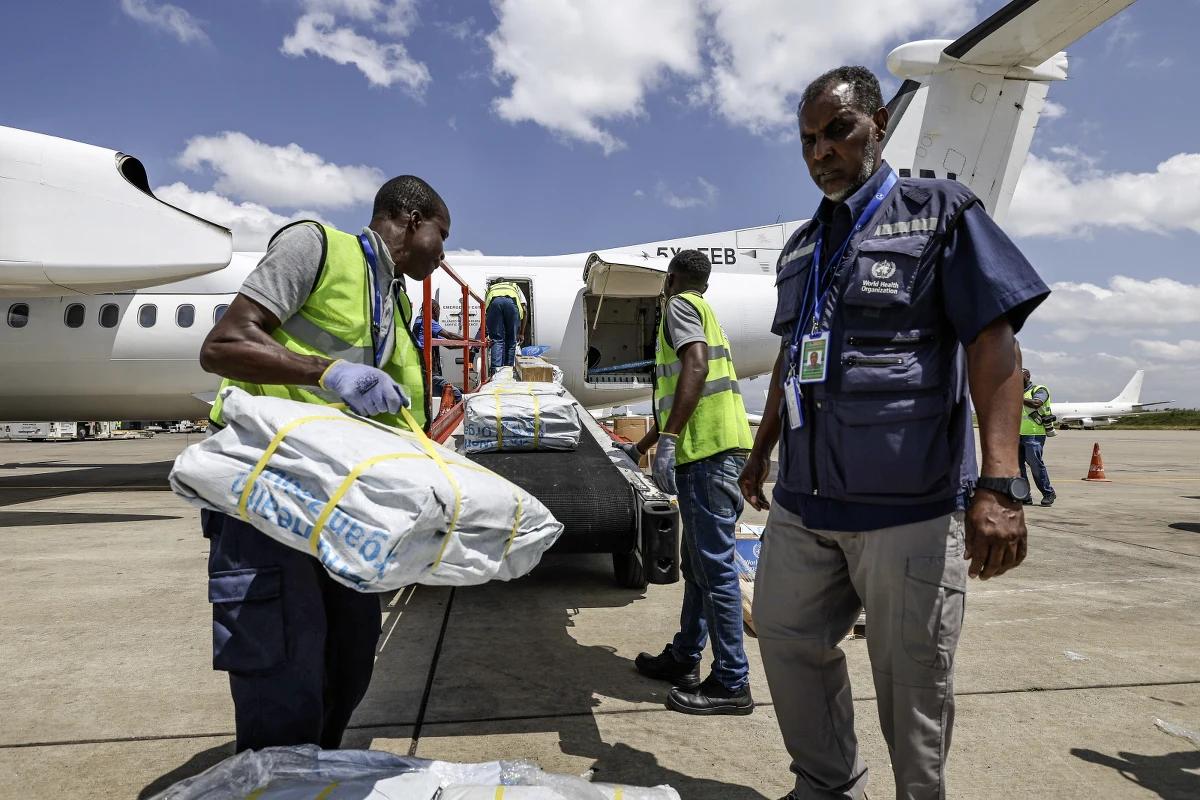 Niepokojące informacje w sprawie wirusa Ebola przekazał Główny Inspektor Sanitarny. W ciągu tygodnia odnotowano na świecie trzykrotny wzrost zachorowań. Obecnie wykryto 600 przypadków. W mojej ocenie sytuacja jest bardzo poważna - powiedział Paweł Grzesiowski.