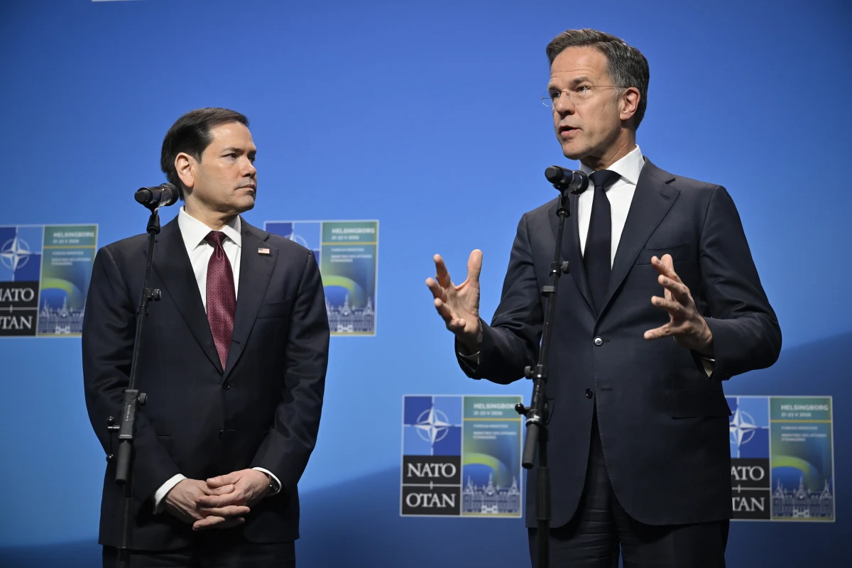 Departament Stanu USA poinformował, że w trakcie piątkowej rozmowy z sekretarzem generalnym NATO Markiem Ruttem szef amerykańskiej dyplomacji Marco Rubio mówił o sprzeciwie wobec "protekcjonistycznych środków" w kwestii zakupów uzbrojenia. 