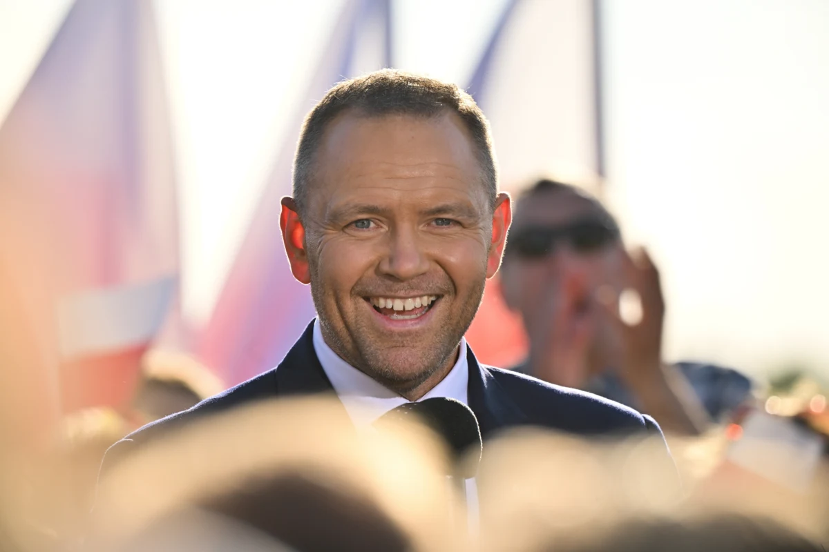 Prezydent Karol Nawrocki ponownie skieruje do Senatu wniosek o przeprowadzenie referendum ws. polityki klimatycznej UE. "Sprawa jest zbyt poważna, zmienimy pytanie, a naród się wypowie" - stwierdził w piątek prezydent.