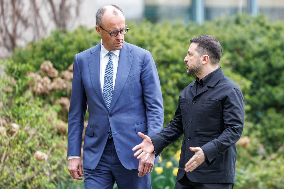 Prezydent Ukrainy Wołodymyr Zełenski stanowczo sprzeciwia się niemieckiej propozycji "członkostwa stowarzyszonego" w Unii Europejskiej. W liście do unijnych przywódców podkreślił, że takie rozwiązanie byłoby niesprawiedliwe i pozbawiałoby Ukrainę prawa głosu w UE.