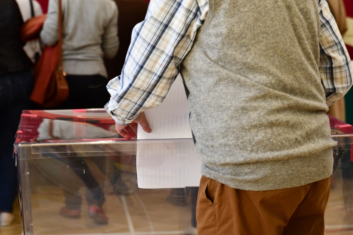 Referendum w Krakowie. Ważą się losy prezydenta i rady miasta