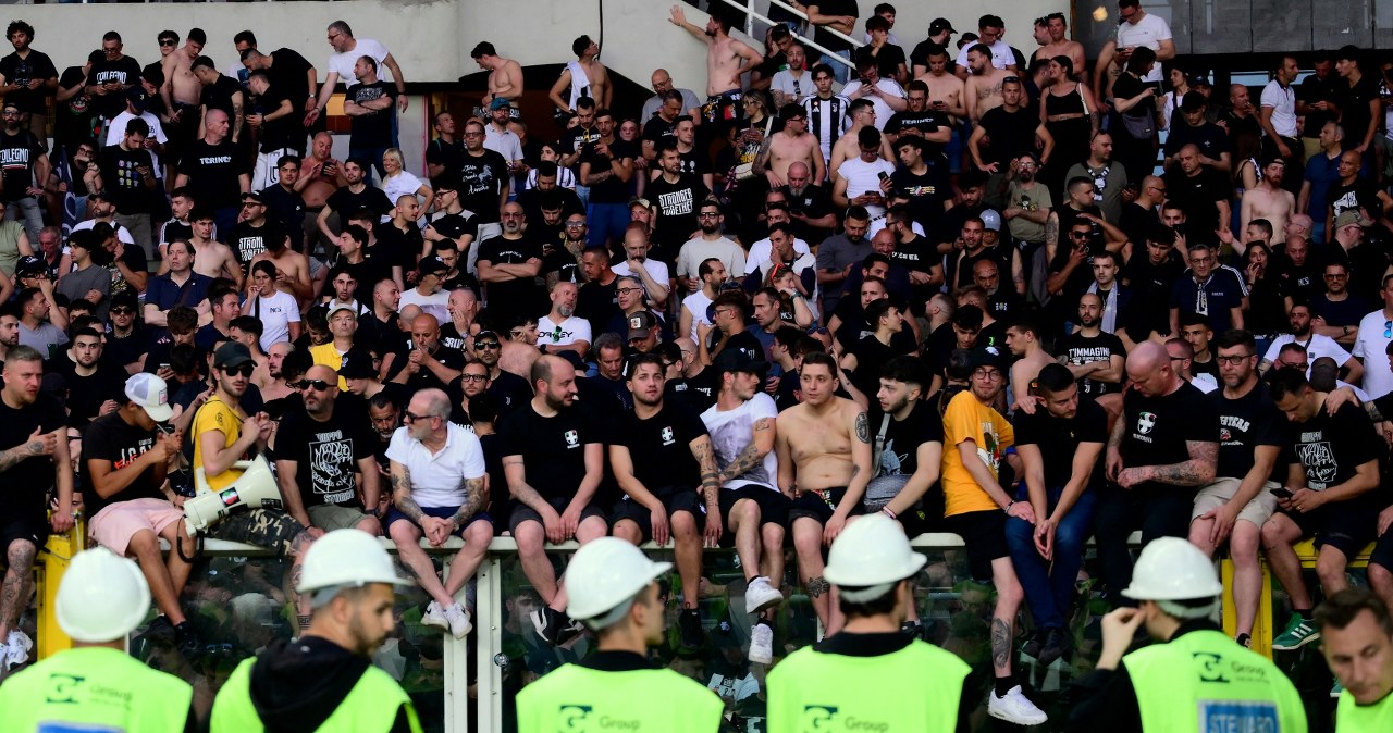 Szok we Włoszech. Piłkarze nie mogą wyjść na derby Turynu. Polała się krew