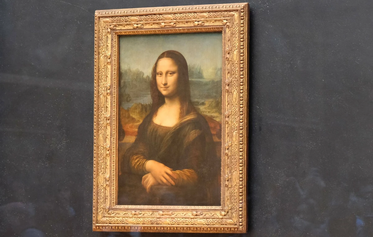 Czy Mona Lisa była otyła lub cierpiała na choroby tarczycy? Takiego zdania jest dr Michael Yafi, endokrynolog dziecięcy z Uniwersytetu w Teksasie. Lekarz przekonuje, że analiza dzieł sztuki może pomóc lekarzom lepiej rozumieć i wspierać osoby zmagające się z otyłością i innymi schorzeniami. Jego wystąpienie podczas Europejskiego Kongresu Otyłości na temat postrzegania ciała i zdrowia na przestrzeni wieków odbiło się głośnym echem w światowych mediach. 