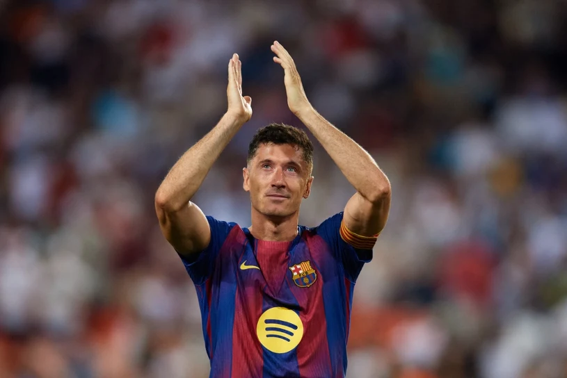Lewandowski już się pożegnał, Barcelona w potrzasku. Twarde weto ws. transferu