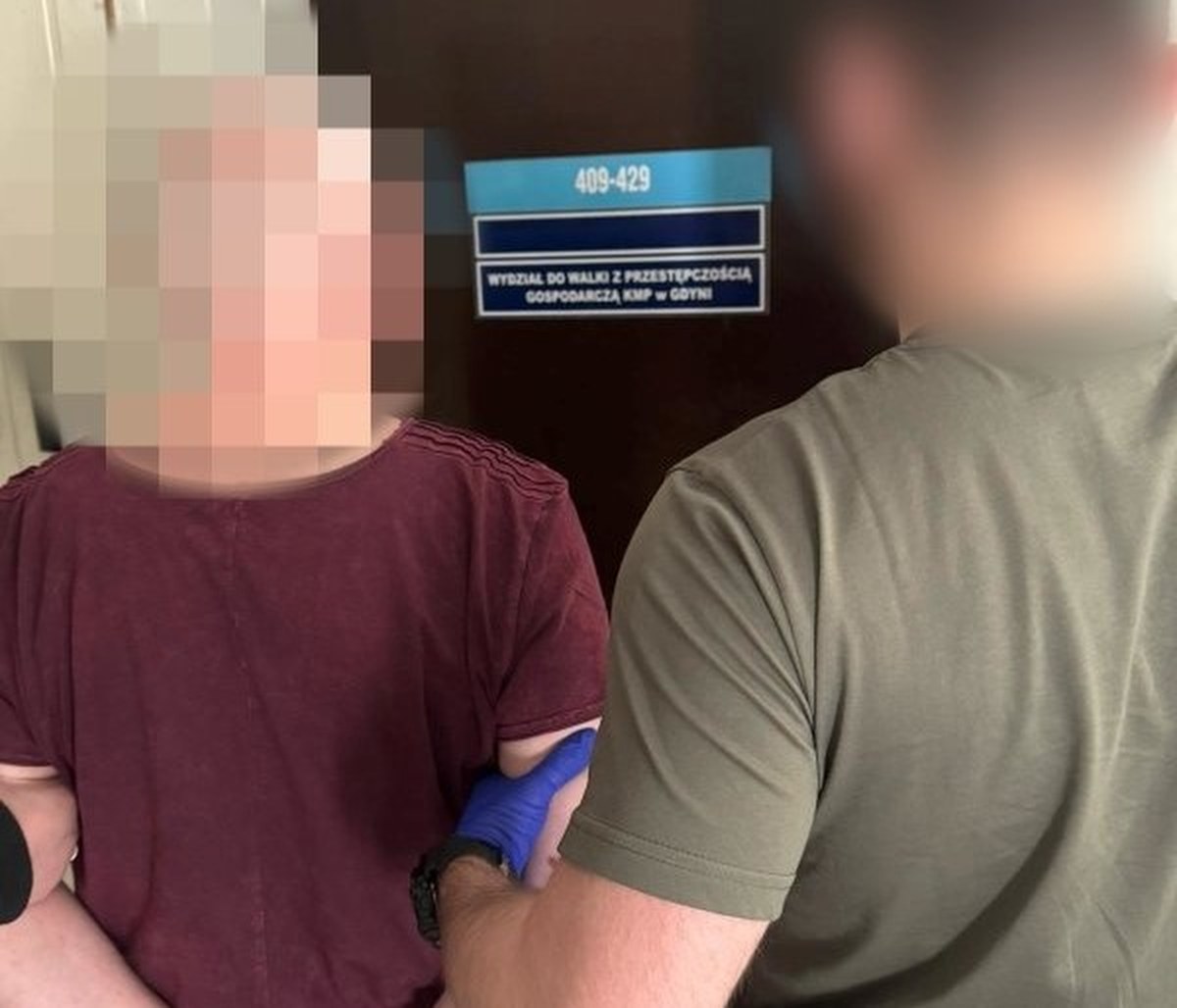 Fałszywy lekarz z Gdyni zatrzymany na gorącym uczynku. Sprzedawał leki przez internet