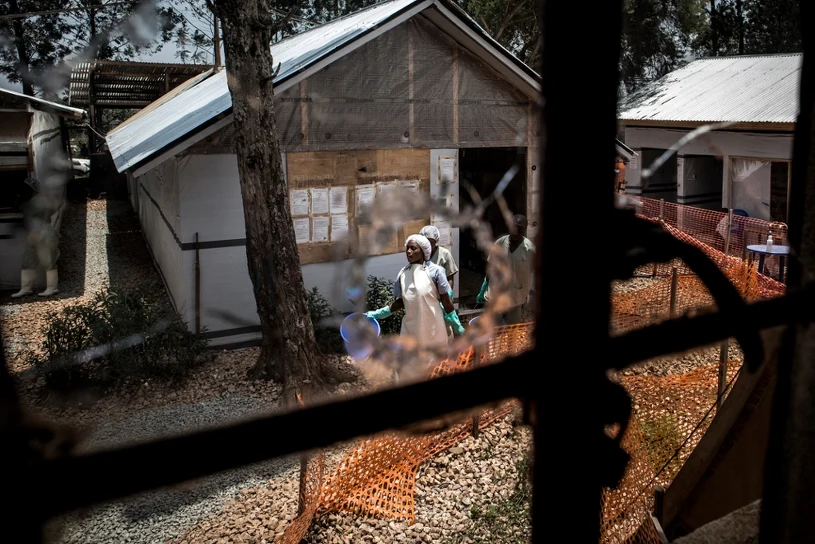 Ebola zbiera śmiertelne żniwo. Rośnie liczba chorych