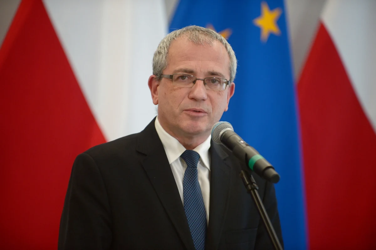 Prof. Sławomir Patyra, konstytucjonalista z Uniwersytetu Marii Curie-Skłodowskiej w Lublinie, będzie kolejnym wybranym głosami koalicji rządzącej sędzią Trybunału Konstytucyjnego. Jak nieoficjalnie ustalił dziennikarz RMF FM Tomasz Skory, kandydaturę prof. Patyry zgłosi w Sejmie klub Koalicji Obywatelskiej.