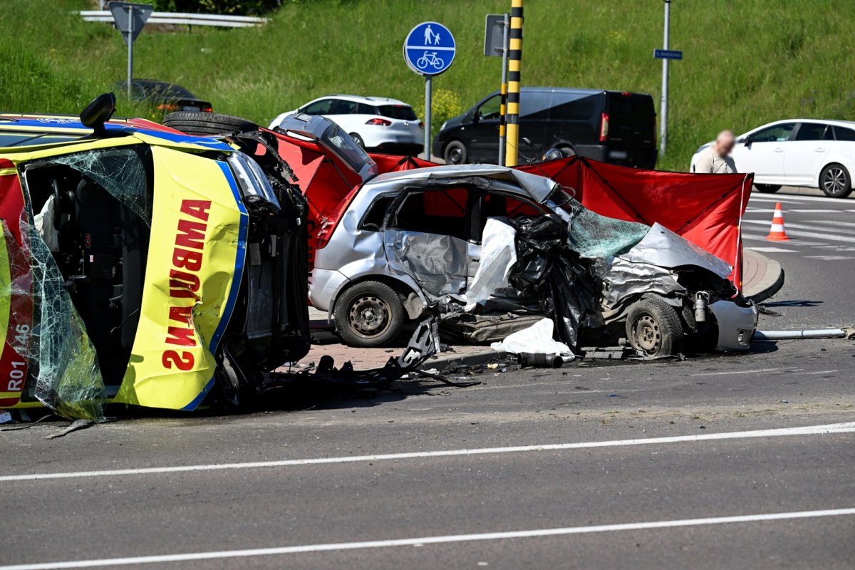 Śmiertelny wypadek w Przemyślu. Karetka zderzyła się z autem osobowym