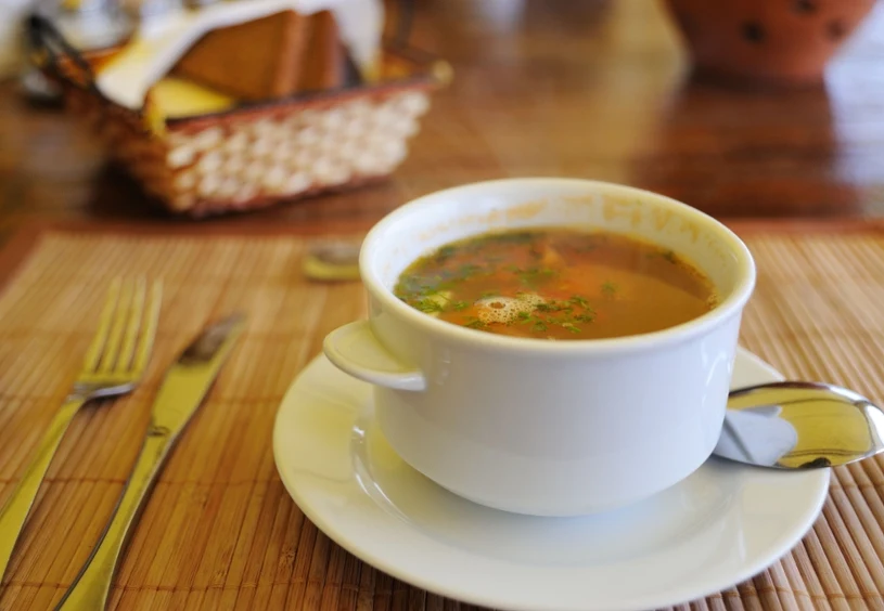 Amerykanie oszaleli na punkcie "chicken tea". Polacy pękają ze śmiechu