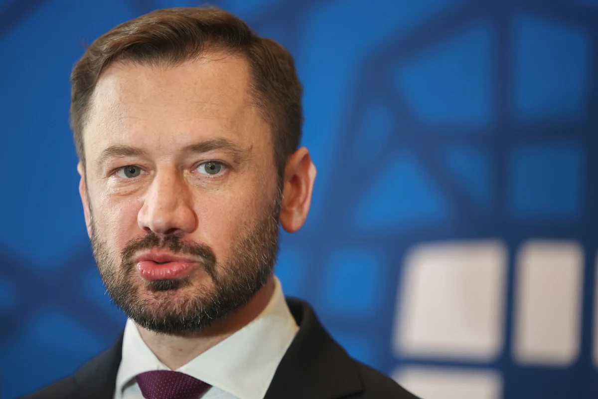 "To był z jednej strony piękny czas, ale też z drugiej strony trudny czas. (…) Oczywiście to był też czas, w którym popełniłem błędy, popełniliśmy błędy. Szanuję, akceptuję i z pełną pokorą przyjmuję werdykt mieszkańców" – powiedział dziś Aleksander Miszalski podczas konferencji prasowej. Były prezydent Krakowa, który został odwołany w referendum zaznaczył także, że zaangażuje się w najbliższą kampanię wyborczą, a Koalicja Obywatelska nie składa broni.