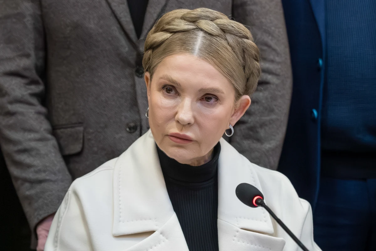 ​Problemy byłej premier Ukrainy Julii Tymoszenko. Specjalna Prokuratura Antykorupcyjna (SAP) i Narodowe Biuro Antykorupcyjne Ukrainy (NABU) poinformowały o skierowaniu sprawy do sądu. Polityczka jest podejrzewana o proponowanie łapówek deputowanym do parlamentu. Grozi jej od 5 do 10 lat więzienia oraz konfiskata mienia.