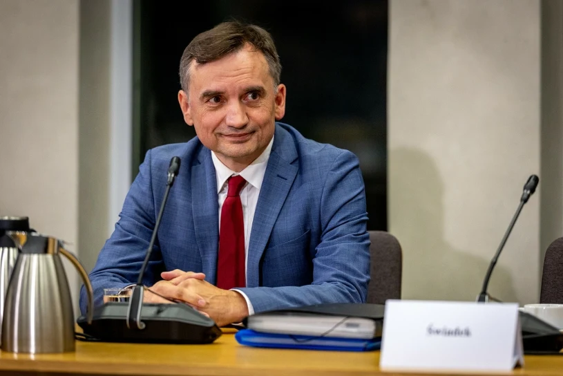 Pobyt Zbigniewa Ziobry w USA. Nowy sondaż ws. oczekiwanych działań rządu