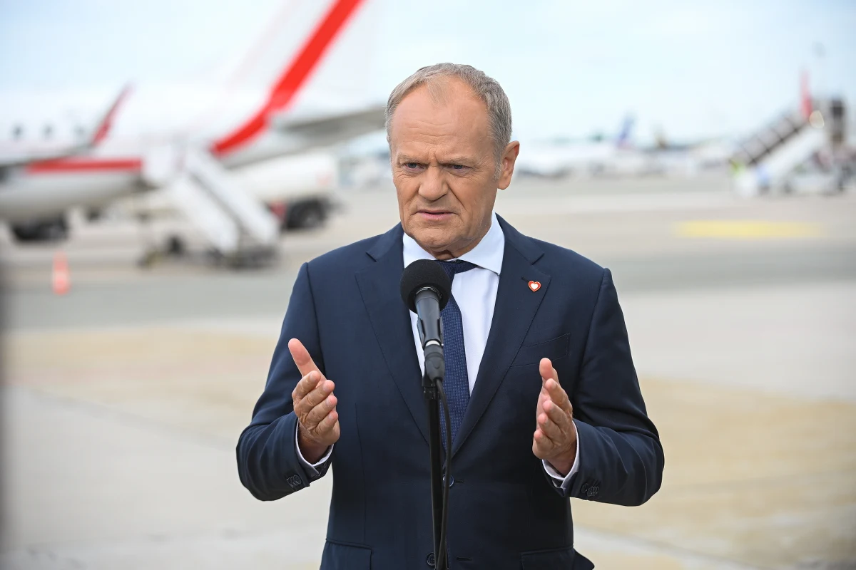 Polska musi budować sojusze wiarygodne. Takie, które będą przede wszystkim odstraszały ewentualnych agresorów - powiedział przed odlotem do Londynu premier Donald Tusk. Szef rządu podpisze traktat Polski z Wielką Brytanią.