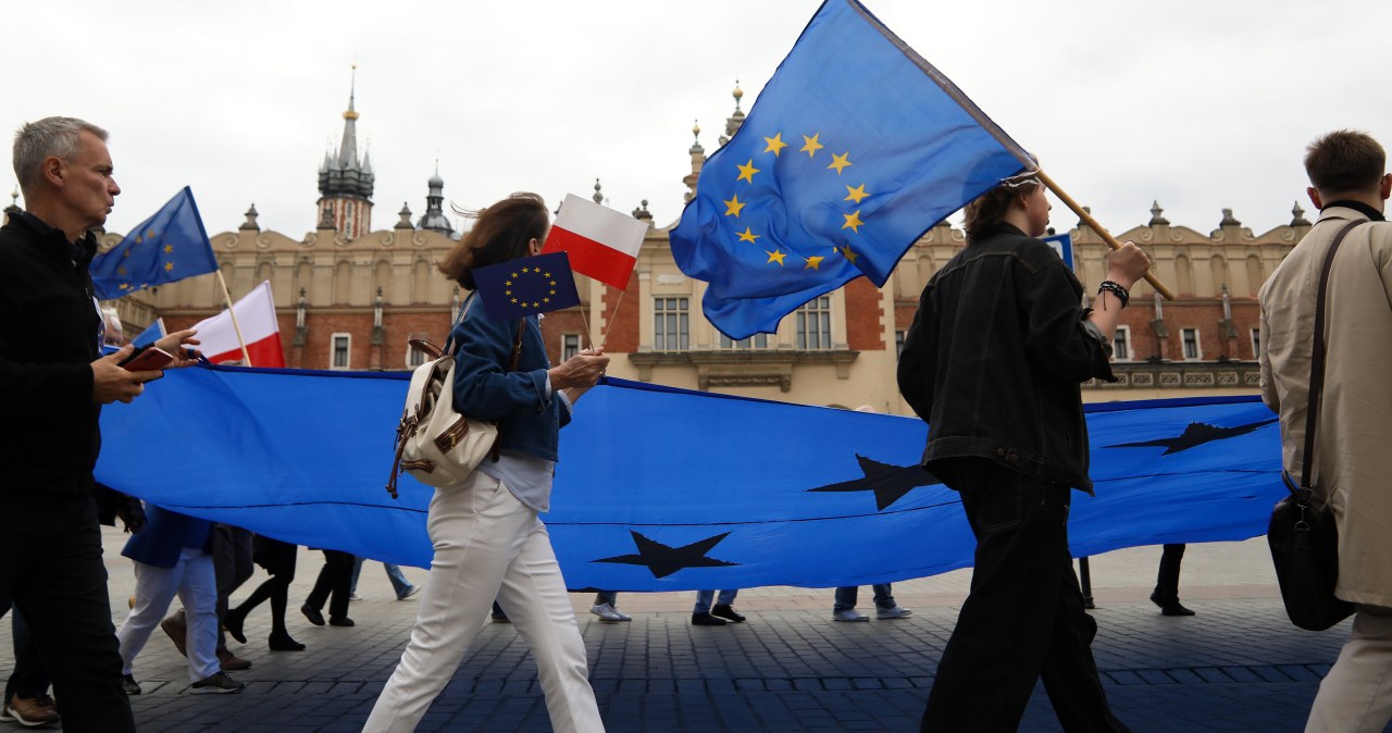 Referendum ws. polexitu. Sondaż: 57,7 proc. za pozostaniem w Unii Europejskiej Referendum ws. polexitu. Sondaż: 57,7 proc. za pozostaniem w Unii Europejskiej