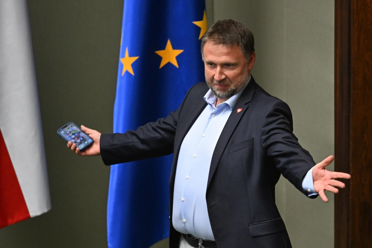 Najpóźniej w przyszłym tygodniu Prawo i Sprawiedliwość złoży wniosek o wotum nieufności wobec ministra spraw wewnętrznych i administracji Marcina Kierwińskiego - dowiedział się dziennikarz RMF FM Kacper Wróblewski. "Są dwa zarzuty wobec szefa MSWiA" - powiedział w sejmowym studiu Radia RMF24 poseł PiS-u Krzysztof Szczucki.