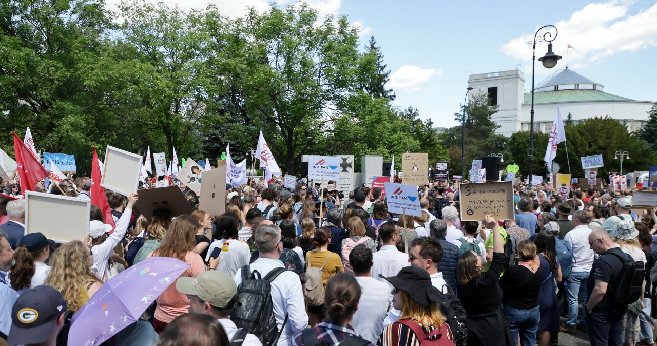 3 proc. PKB na naukę w 8 lat. PiS złożył projekt ustawy