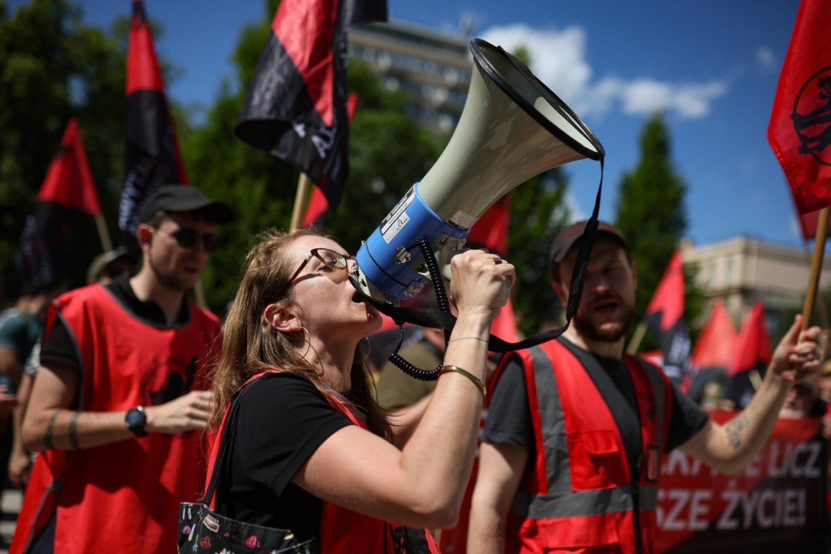 "Wyciągnijcie polską naukę z dołka". Protest naukowców przed Sejmem