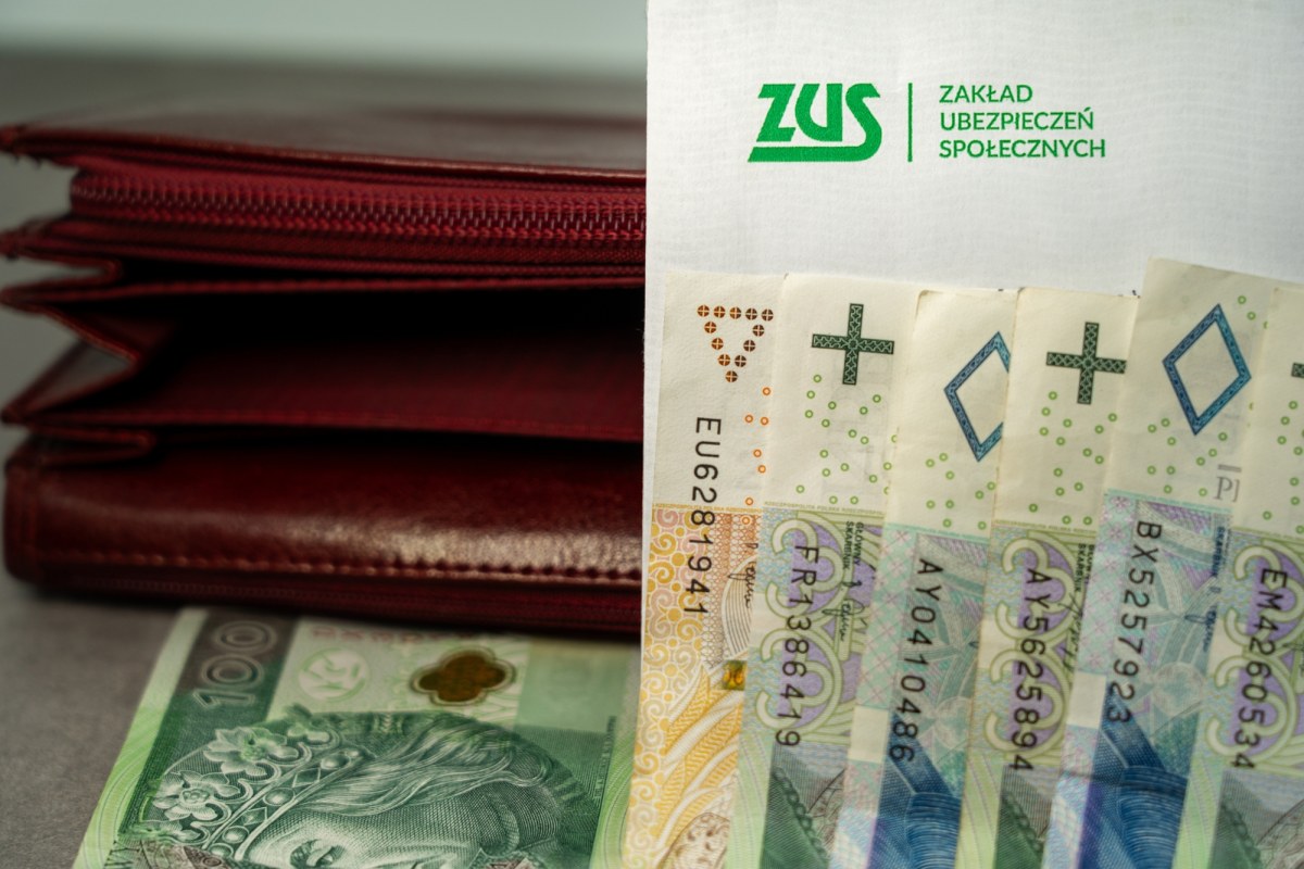 Пенсия только на банковский счет? Министерство охлаждает энтузиазм ZUS