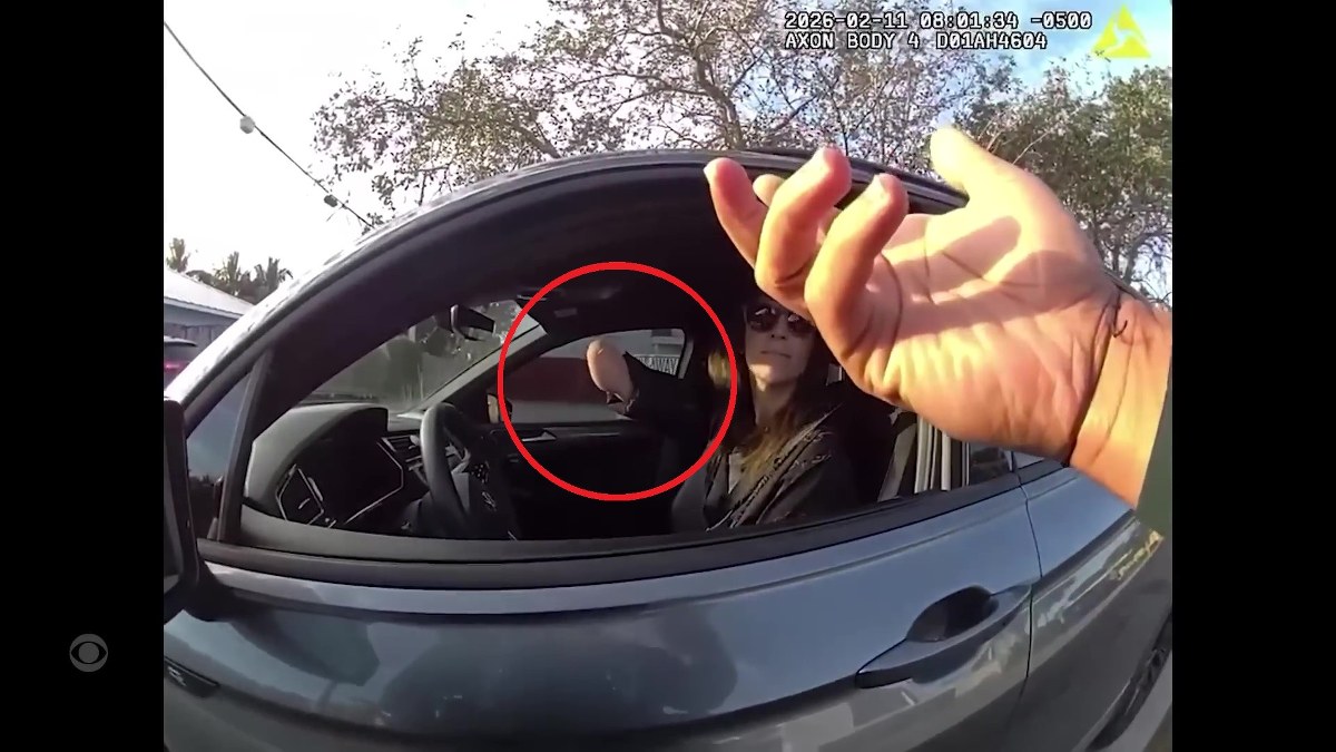 Dostała mandat za telefon w prawej ręce. Sęk w tym, iż nie ma prawej ręki