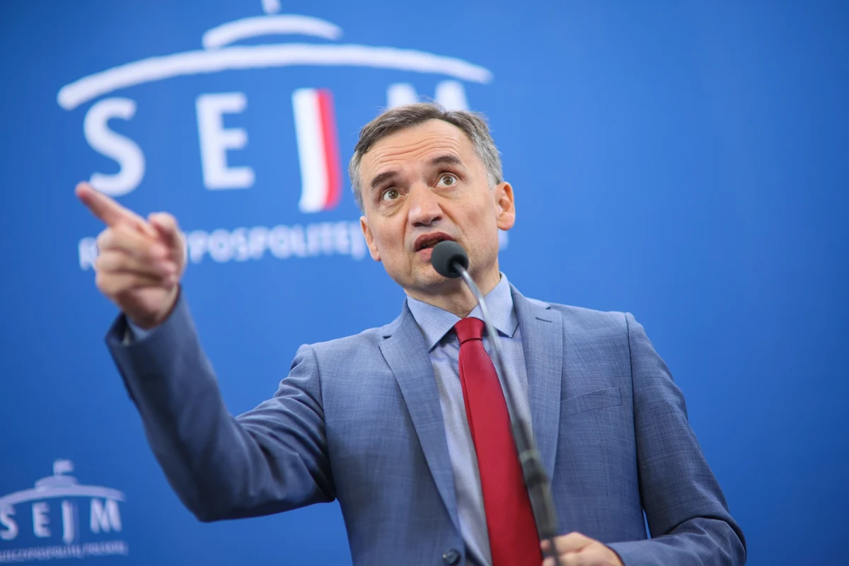 Sąd przyspiesza termin decyzji w sprawie prawomocności postanowienia o aresztowaniu Zbigniewa Ziobry. Zażalenie w tej sprawie złożył obrońca byłego ministra sprawiedliwości.