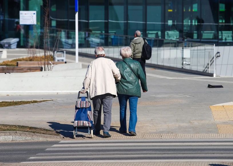 Emerytura dużo niższa od ostatniej pensji. ZUS nie pozostawia złudzeń