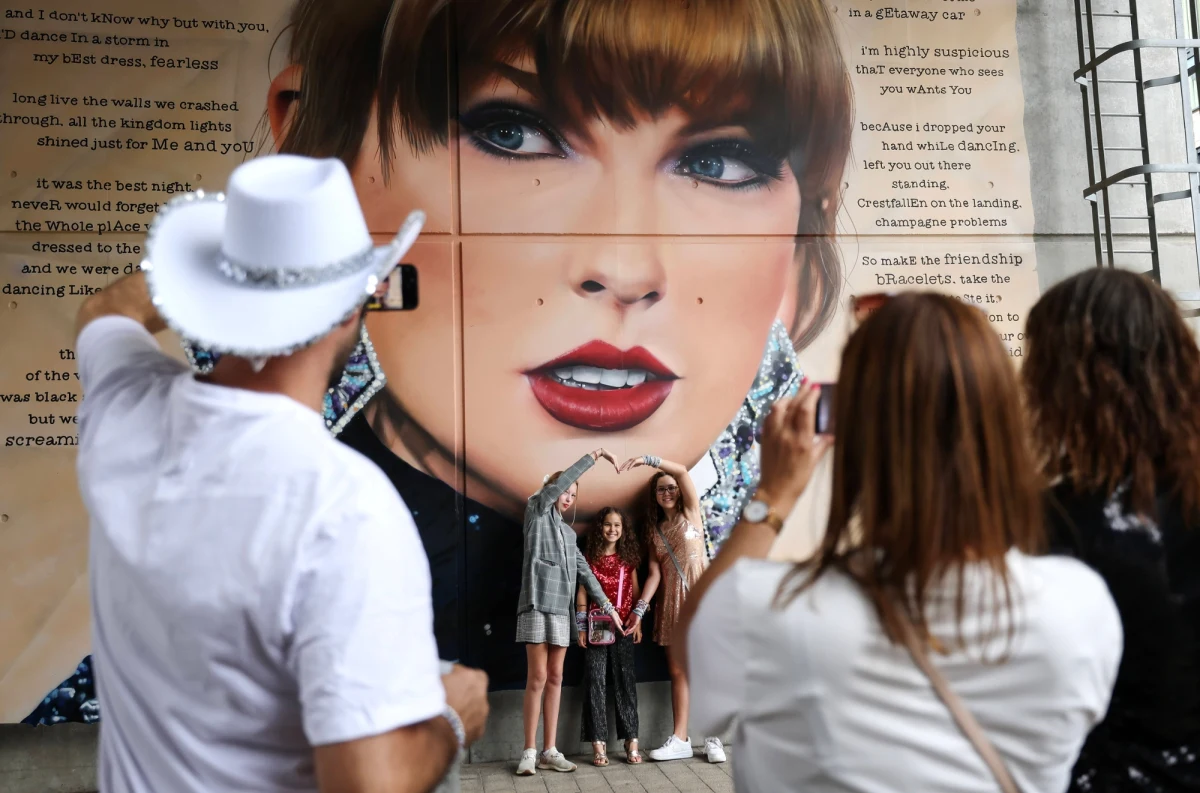 Sąd w austriackim Wiener Neustadt skazał 21-letniego Berana A. na 15 lat więzienia za planowanie zamachu terrorystycznego podczas koncertu Taylor Swift w Wiedniu w 2024 roku. Mężczyzna przyznał się do winy i został uznany za członka tzw. Państwa Islamskiego.