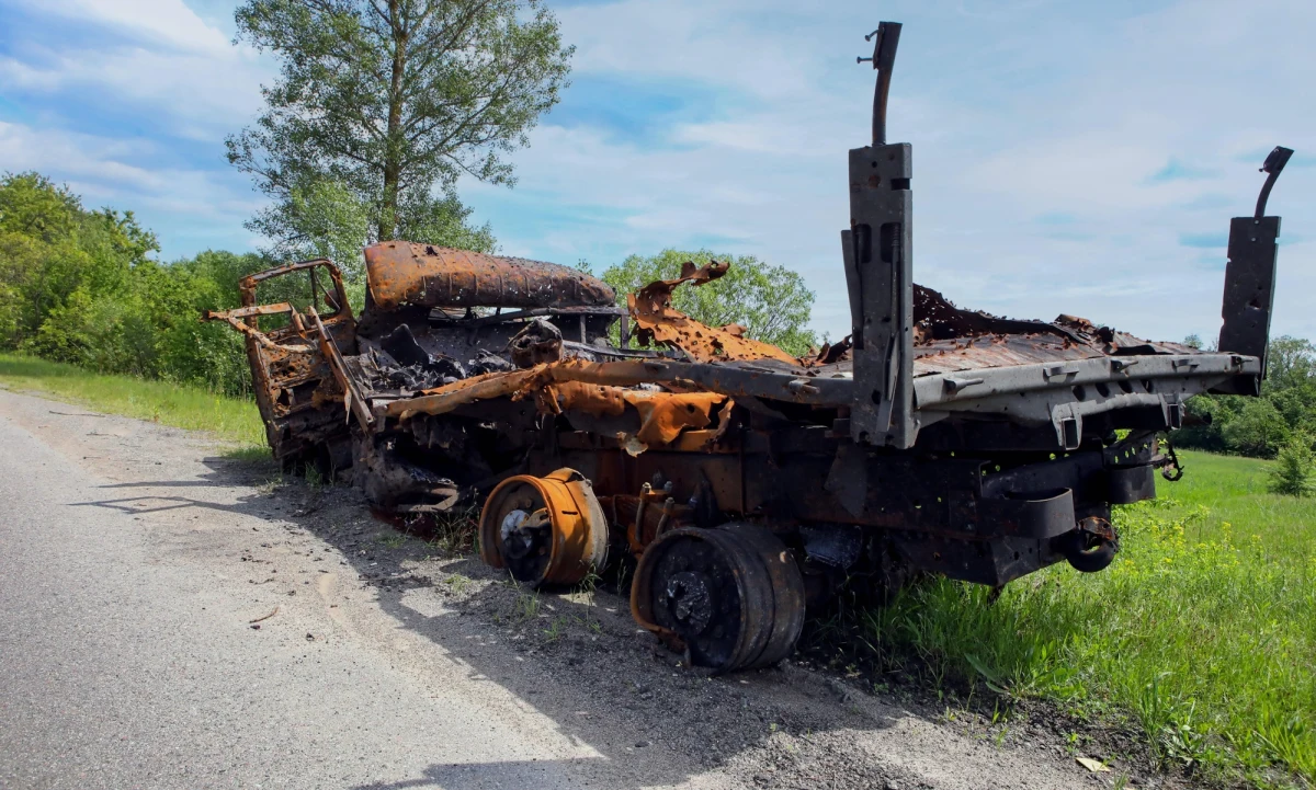 Siły ukraińskie polują na rosyjską logistykę daleko za linią frontu - informują zarówno analitycy wojskowi, jak i rosyjscy korespondenci wojenni. Rozszerzenie strefy rażenia ukraińskich dronów sprawiło, że linie zaopatrzeniowe dla rosyjskich wojsk są na skraju załamania.