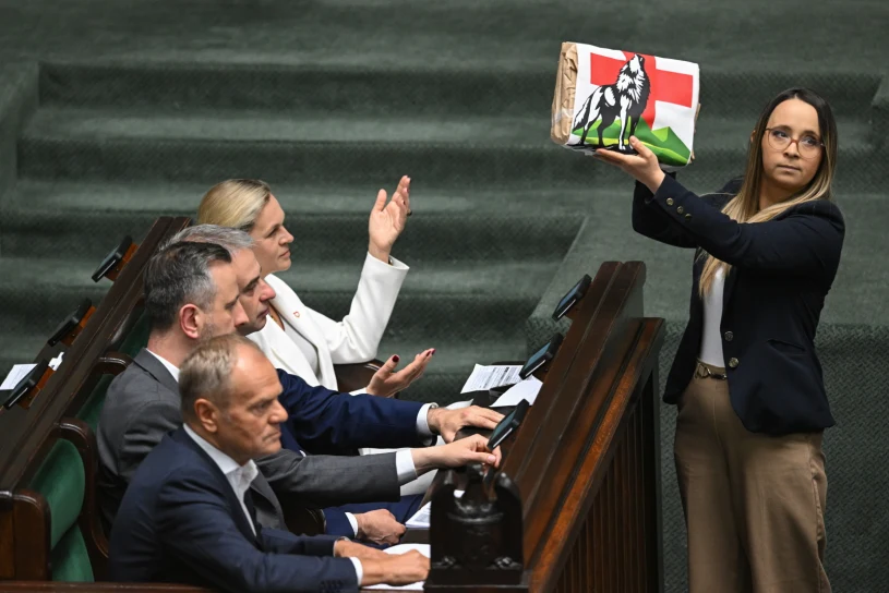 Gorąco w Sejmie, chodzi o sprawę szpitala w Lesku. Krzyki po geście Tuska