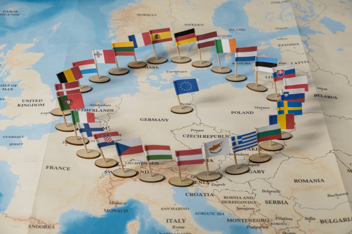 Nowy kraj w Unii Europejskiej? Strategiczne zbliżenie i referendum