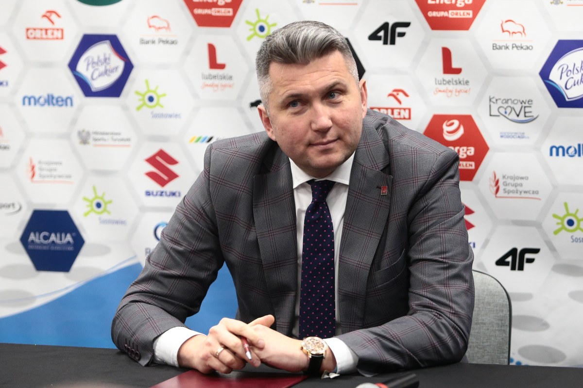 Czarne chmury nad Piesiewiczem. "Ludzie już go nie chcą"