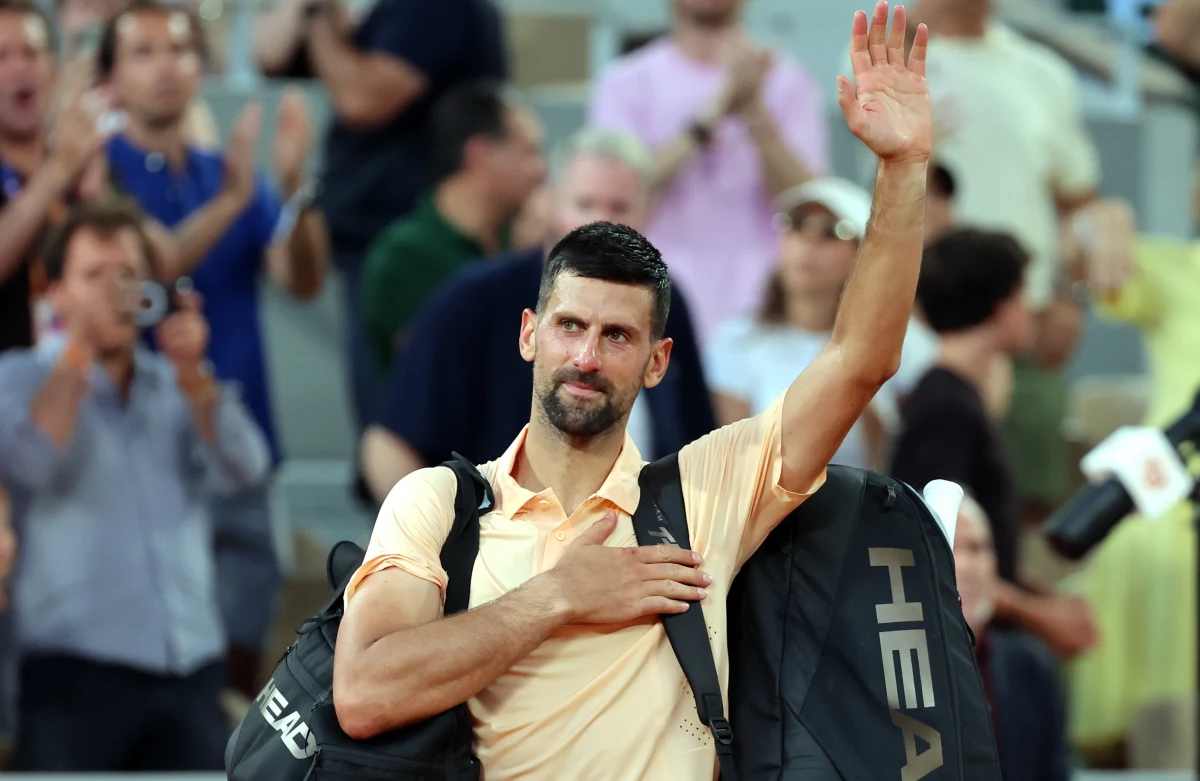 Wielka sensacja podczas tegorocznego French Open w Paryżu. Najbardziej utytułowany tenisista w historii, Novak Djoković, odpadł już w trzeciej rundzie turnieju, przegrywając po niemal pięciogodzinnej batalii z młodym Brazylijczykiem Joao Fonsecą.