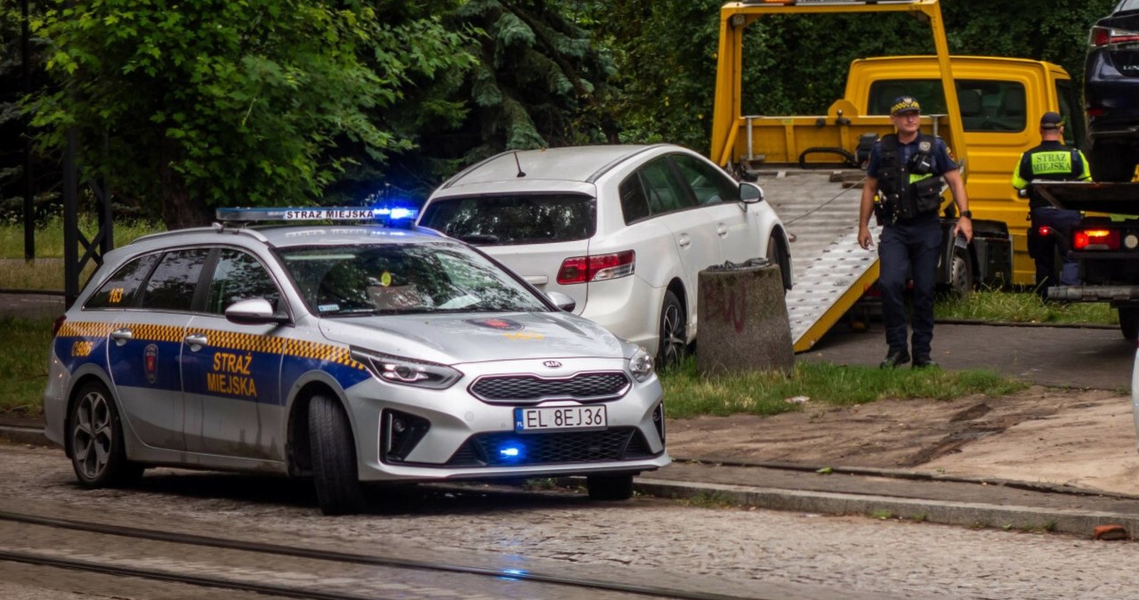 Miał wystarczyć mObywatel. Przy odbiorze auta chcą dokumentu