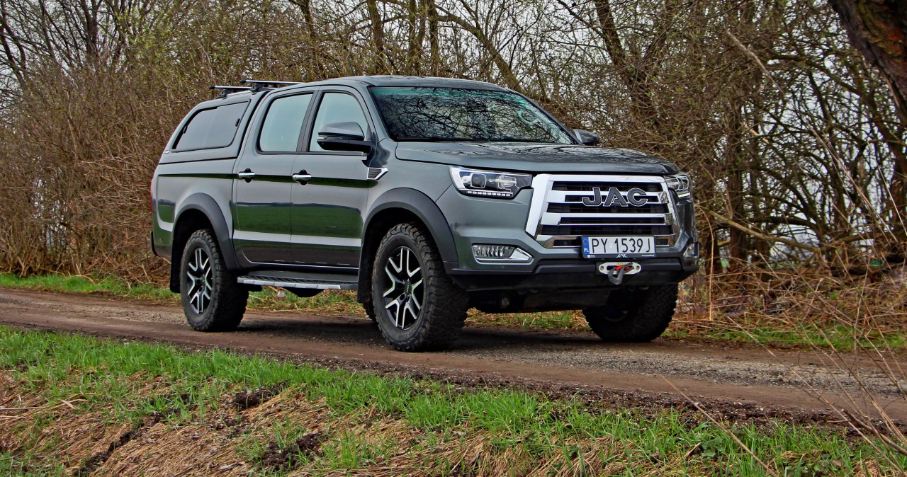 JAC T8 Pro to idealny wół roboczy. Ceną poniżej 100 tys. zł ucina krytykę