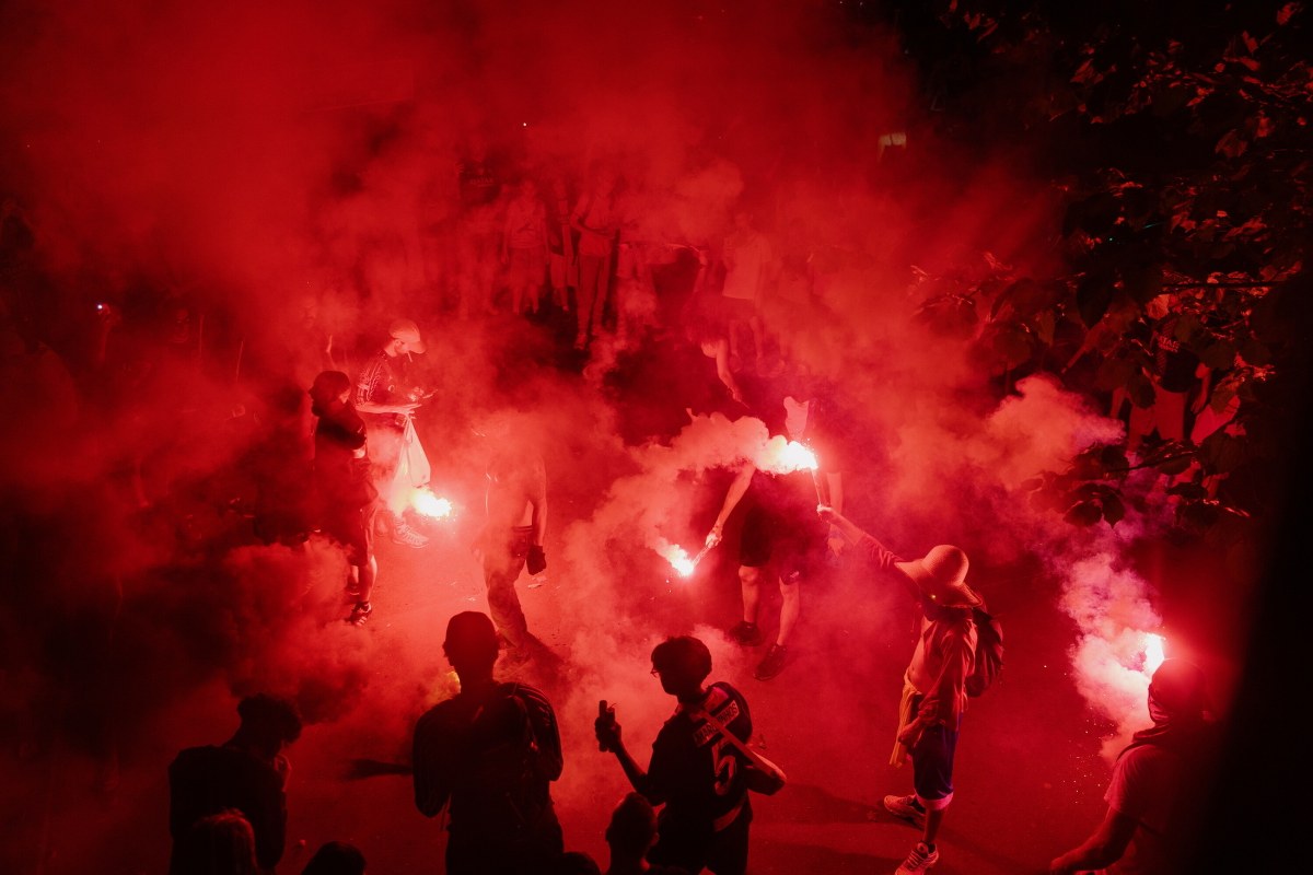 Zamieszki w Paryżu po zwycięstwie PSG w Lidze Mistrzów. Ponad 400 osób zatrzymano