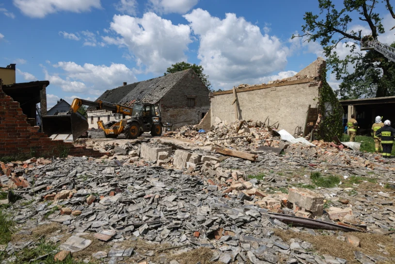 "Postapokaliptyczny obraz" po trąbie powietrznej. Mieszkańcy liczą straty