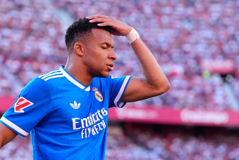 Sceny w Paryżu, Mbappe padł ofiarą ataku. I to tuż przed mistrzostwami świata