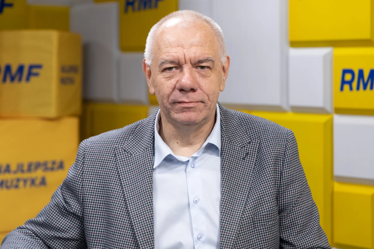 Odebranie Orderu Orła Białego Wołodymyrowi Zełenskiemu zdaniem Jacka Sasina, byłego wicepremiera, "nie wystarczy". Polityk PiS ocenił, że w relacjach z Ukrainą konieczny jest "twardy realizm, żadnych sentymentów, żadnego ulgowego traktowania". Gość Porannej rozmowy w RMF FM podkreślił jednak, iż "to, że Ukraina skutecznie powstrzymuje agresję rosyjską, jest w naszym interesie".