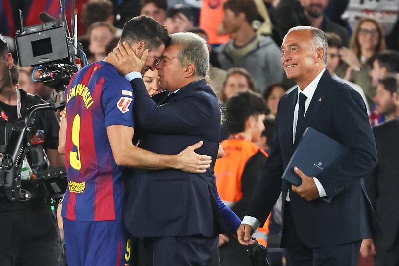 Jest potwierdzenie, to miałby być następca Lewego. Barcelona wywołała furię