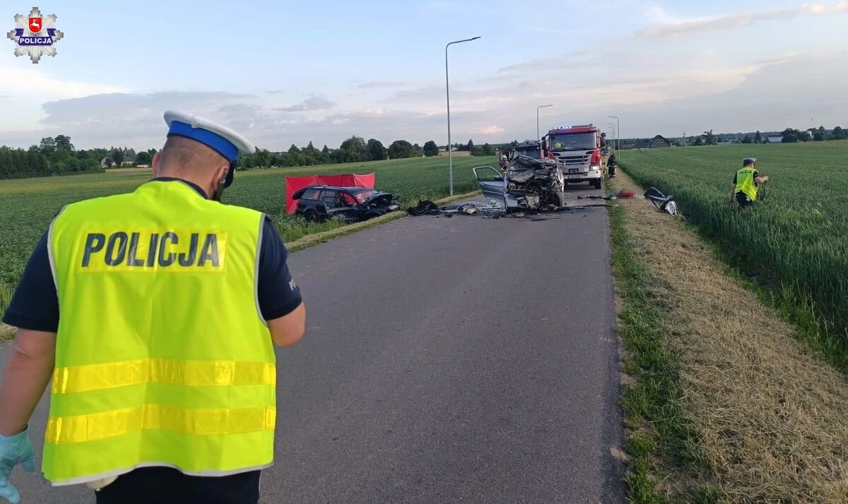 Tragedia na drodze na Lubelszczyźnie. Dwie osoby zginęły po zderzeniu samochodów w miejscowości Kliny.