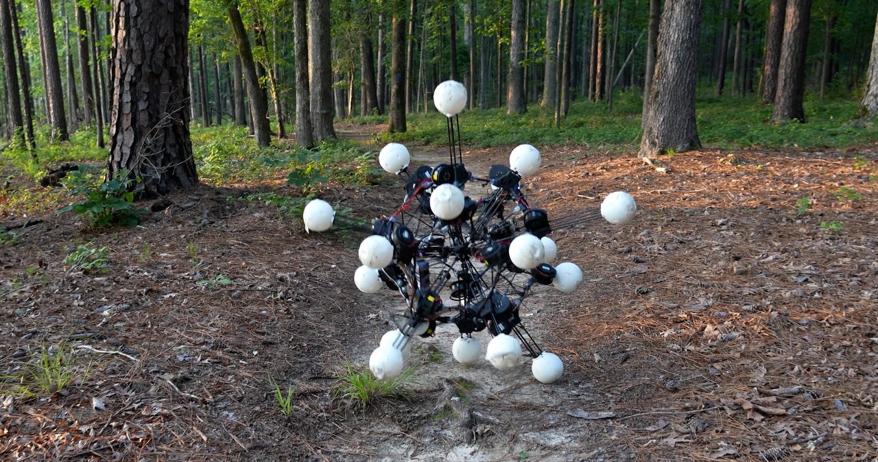 Nowy poziom robotyki. Argus porusza się w każdym kierunku dzięki 20 nóg