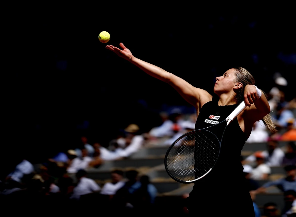 ​Maja Chwalińska sprawiła ogromną niespodziankę podczas tegorocznego French Open, awansując do ćwierćfinału wielkoszlemowego turnieju w Paryżu. 24-letnia tenisistka z Dąbrowy Górniczej pokonała w meczu o awans Francuzkę Diane Parry 6:3, 6:2. To największy sukces w jej dotychczasowej karierze, a przed nią kolejne wyzwanie - starcie z Rosjanką Anną Kalinską.