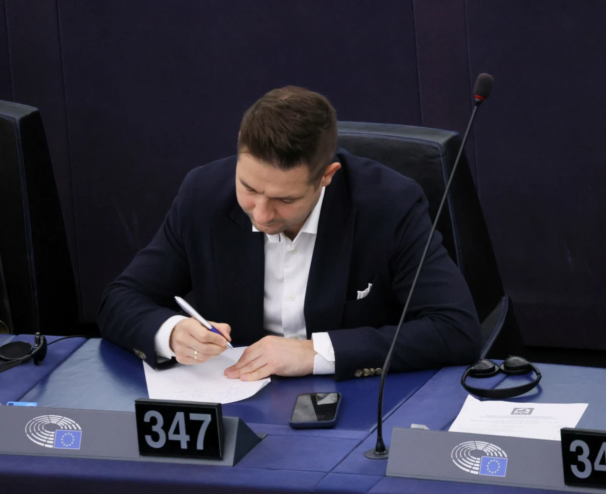 Prokurator Generalny Waldemar Żurek złożył we wtorek do Parlamentu Europejskiego wniosek o uchylenie immunitetu europosła Patryka Jakiego. Wniosek obejmuje także zgodę na jego ewentualne zatrzymanie i przymusowe doprowadzenie.