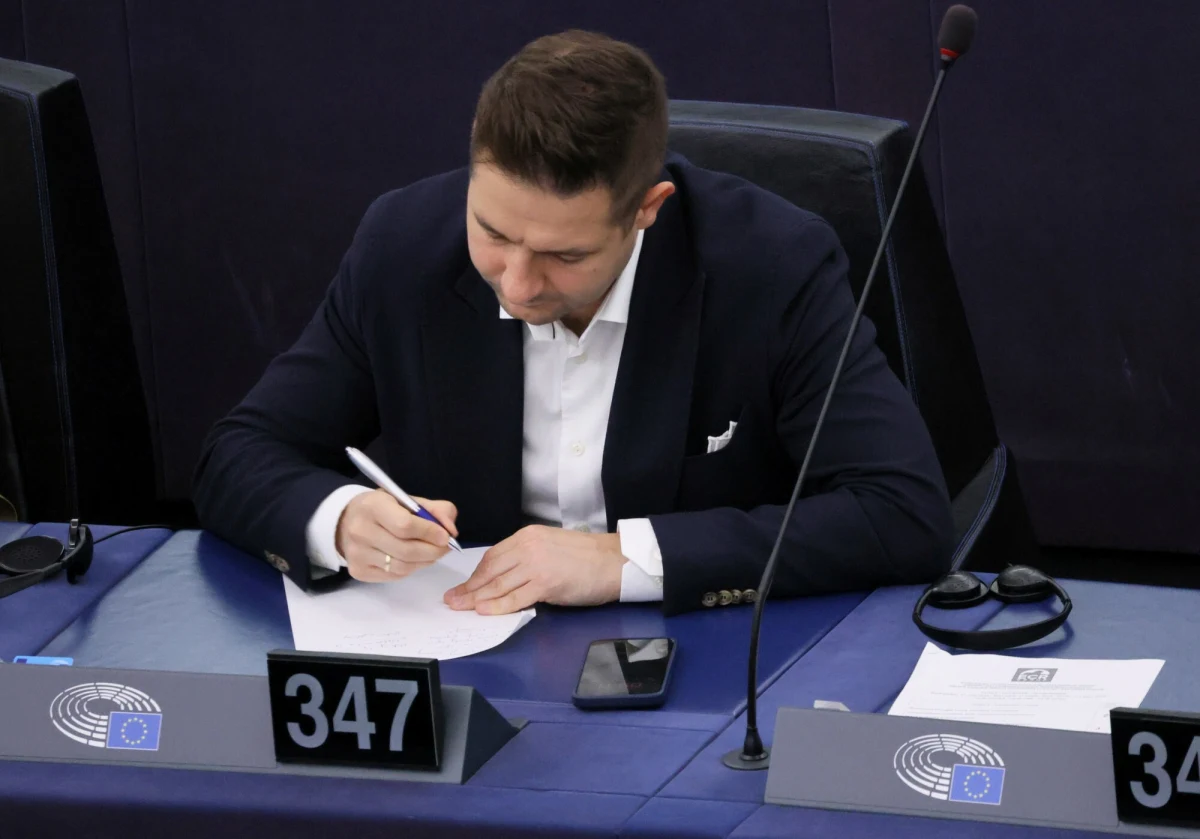 Prokurator Generalny Waldemar Żurek złożył we wtorek do Parlamentu Europejskiego wniosek o uchylenie immunitetu europosła Patryka Jakiego. Wniosek obejmuje także zgodę na jego ewentualne zatrzymanie i przymusowe doprowadzenie.
