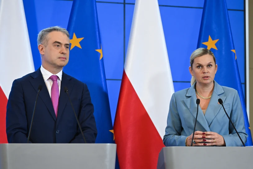 Zakaz korzystania ze smartfonów w szkołach. "Wprowadziliśmy pewne wyjątki"