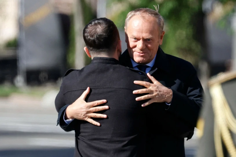 Rząd chce ubiec prezydenta ws. Zełenskiego. Cała nadzieja w Sikorskim