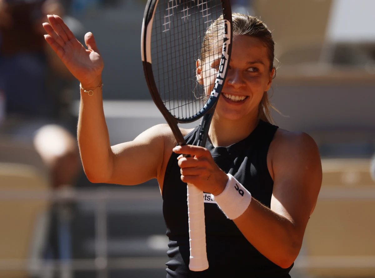 Polski Związek Tenisowy oficjalnie zwrócił się do organizatorów Wimbledonu z prośbą o przyznanie Mai Chwalińskiej "dzikiej karty" do turnieju głównego. Bez niej polska tenisistka, która wdarła się przebojem do czołowej ósemki French Open, w Londynie musiałaby się przebijać przez trzystopniowe kwalifikacje. Listy startowe Wimbledonu zostały bowiem zamknięte przed spektakularnym skokiem w rankingu Chwalińskiej.  