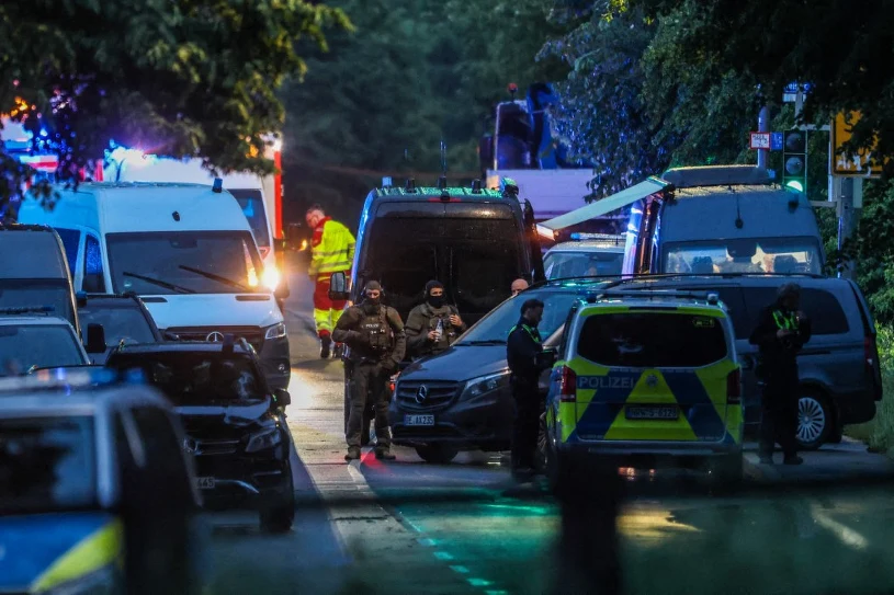 Strzały w Dortmundzie. Trwa obława policji, napastnik wziął zakładników