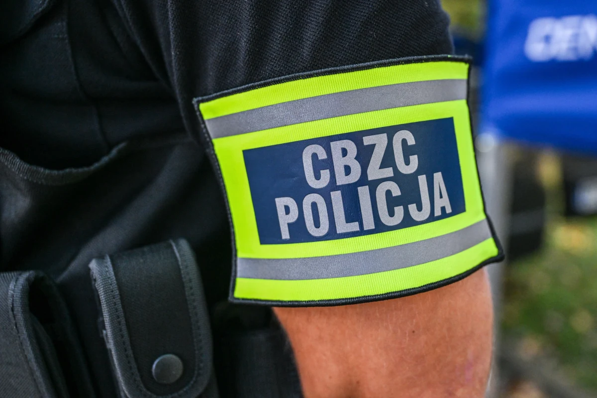 Żona byłego adwokata od "trumny na kółkach" została zatrzymana przez policjantów z Centralnego Biura Zwalczania Cyberprzestępczości - dowiedział się reporter RMF FM. Paulina K. wpadła w narkotykowym śledztwie prowadzonym przez Prokuraturę Regionalną w Krakowie. O co jest podejrzana łódzka adwokat?