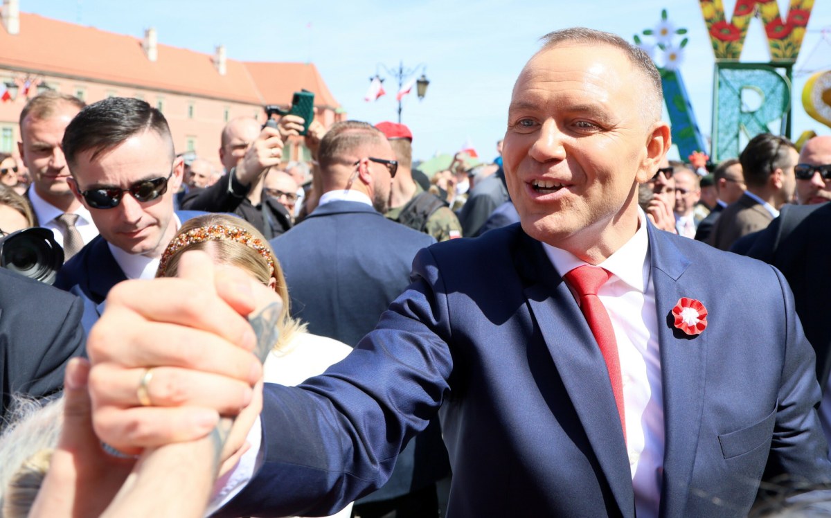 Nawrocki dalej liderem, ale na podium zmiany. Jest najnowszy ranking zaufania