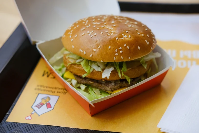 Cena Big Maca obrazuje, jak bogacili się Polacy. Ale pojawiają się rysy